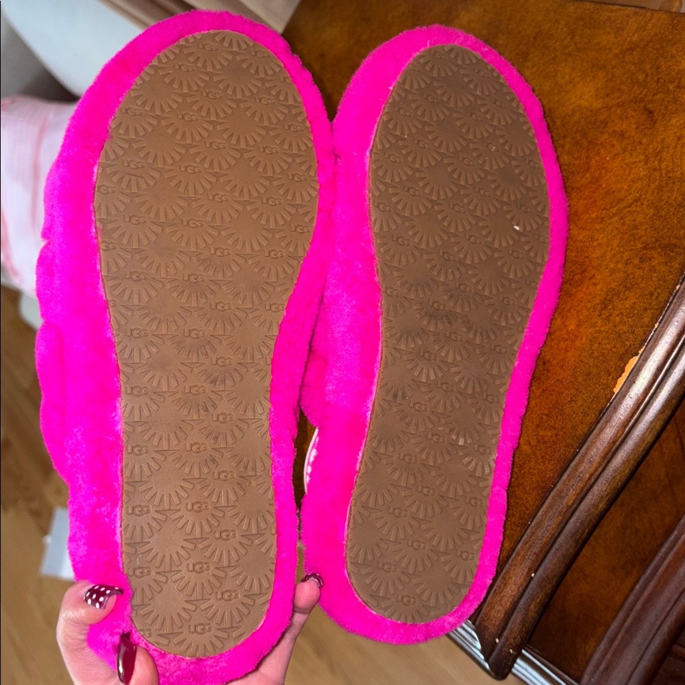 UGG Vibrant Pink Fluffy Slides - Picture 5 of 5
